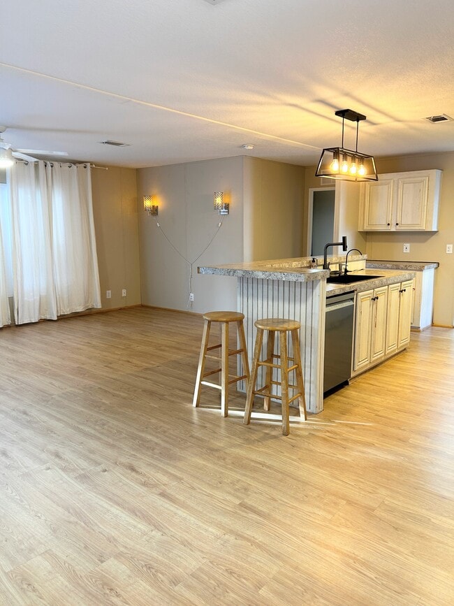 Building Photo - 3023 SW 50th St