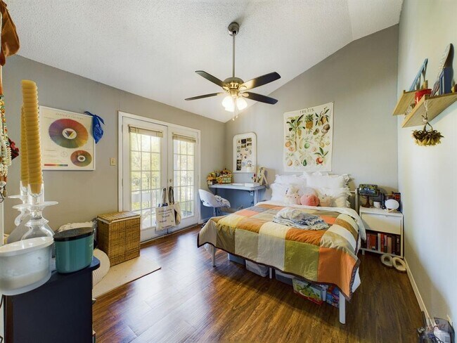 Photo - 2216 San Gabriel St Unidad 301