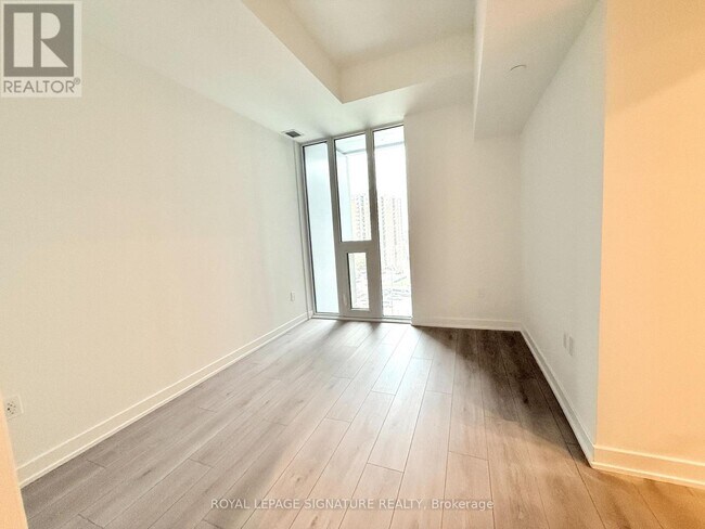 Photo - 1 Fairview Rd E Unité 613