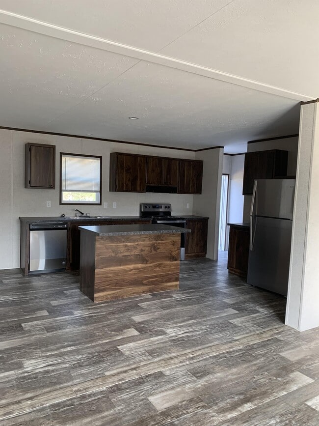 Photo - 104 Bristol St