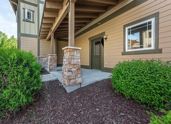 Building Photo - 502 Silverleaf Dr