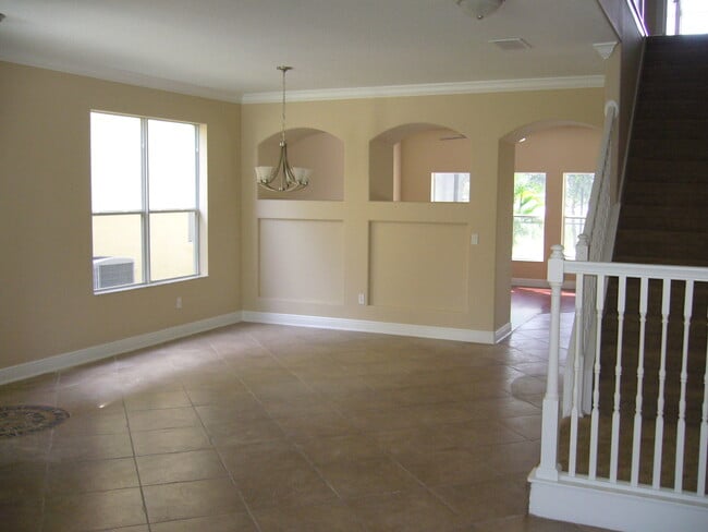Photo - 4 Bedroom/2.5 Bath next to Lake in Winderm...