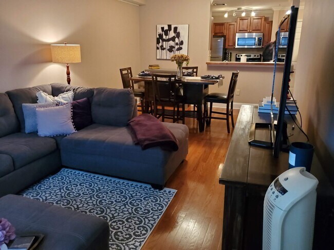 Photo - 1074 Peachtree Walk NE Condo Unit B417
