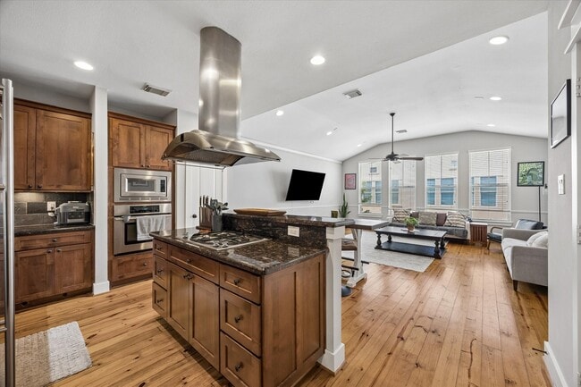Photo - 107 Riley Ln