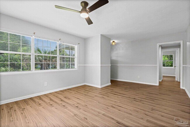 Photo - 835 S Madison Dr