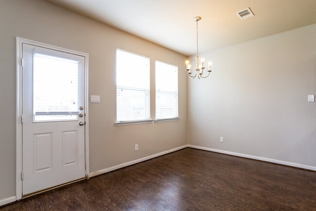 Photo - 23630 Maple View Dr