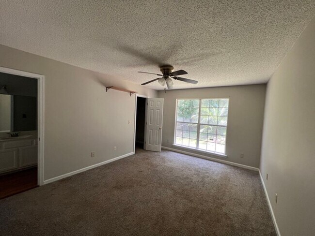 Photo - 150 Bradstone Rd