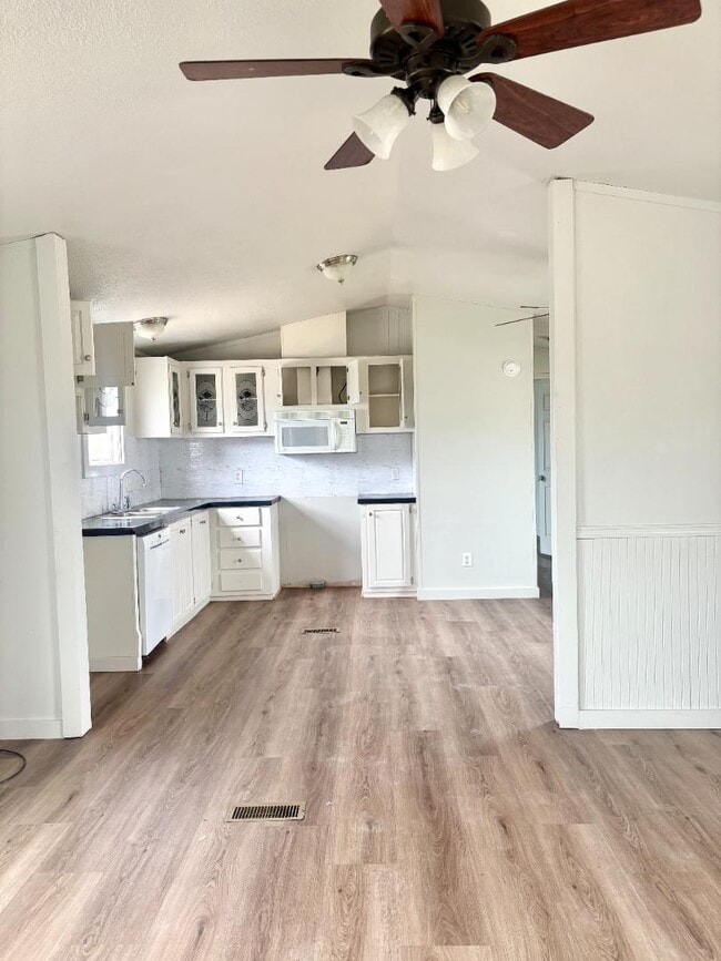 150 Private Road 1610