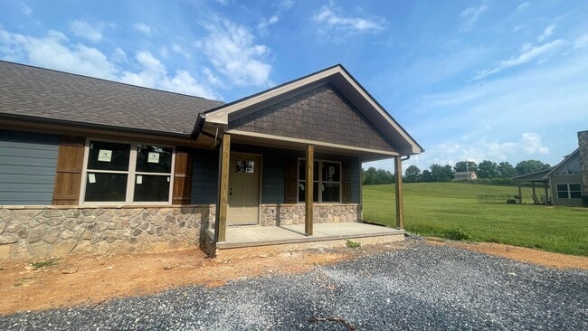 Building Photo - 3875 Holders Grove Rd
