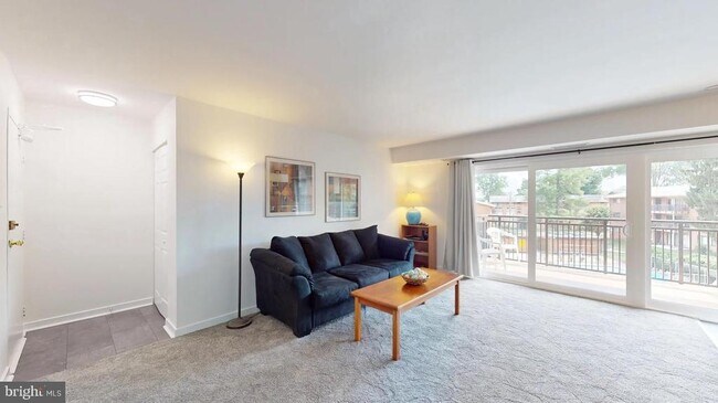 Photo - 7364 Lee Hwy Unidad 203