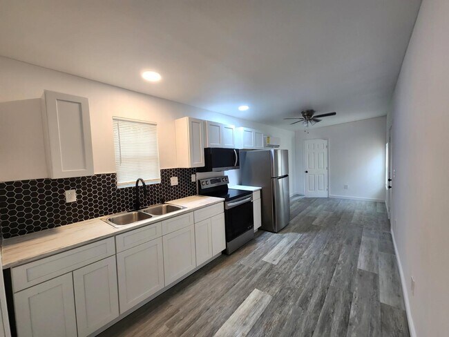 Photo - 1546 Moonflower St