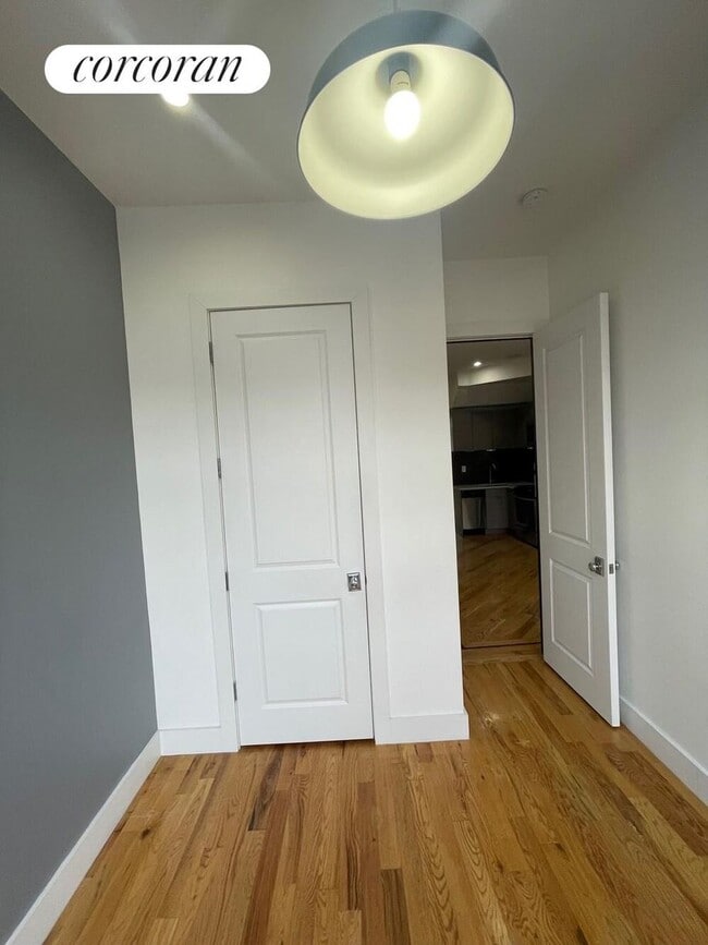 Photo - 2060 Pacific St