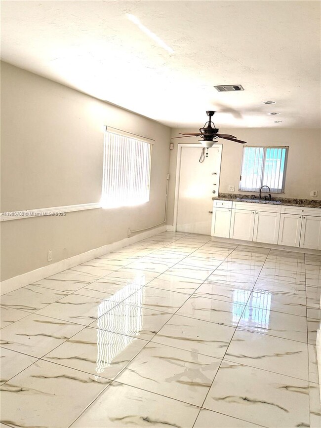 Photo - 1945 Pierce St Unit 1