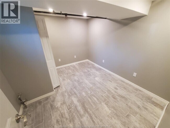 Photo - 679 Piche St