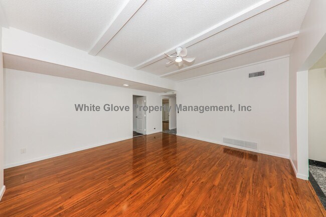 Photo - Spacious 4-Bedroom Tustin Home with Solar, Citrus Trees & Gas Fireplace