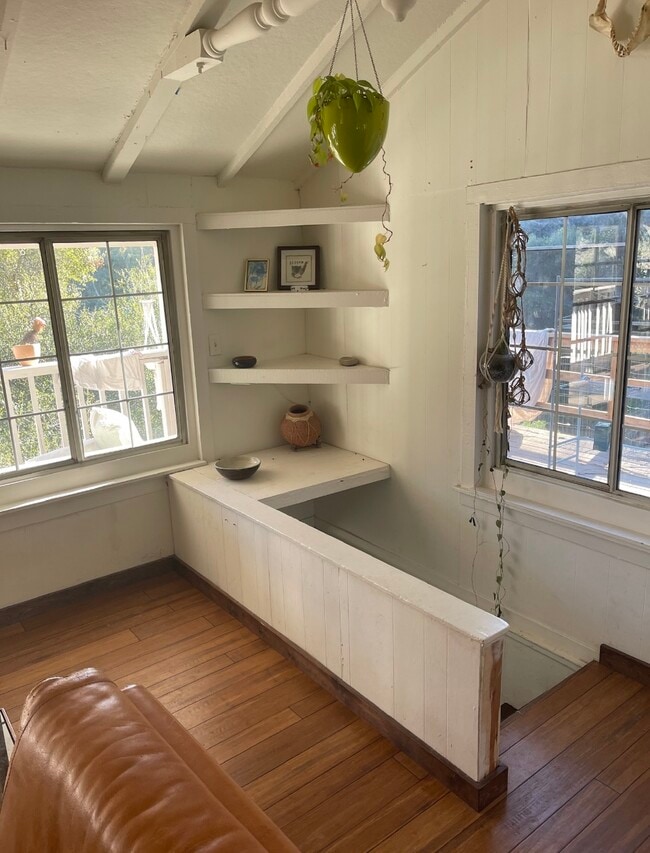 Photo - 1279 Oakwood Dr