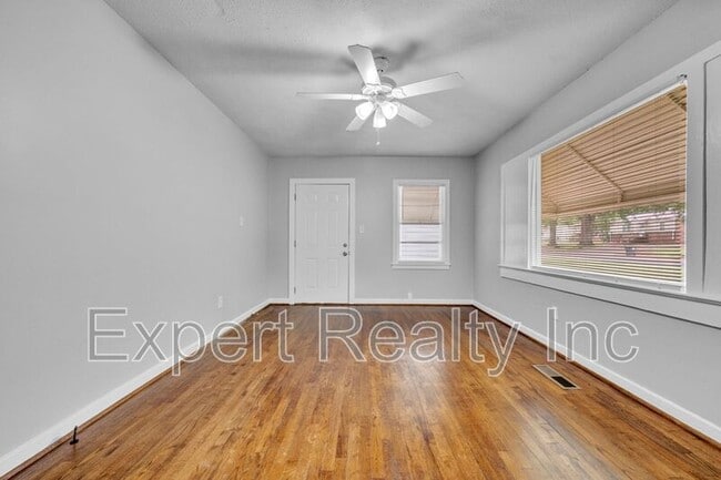 Photo - 6148 Court M