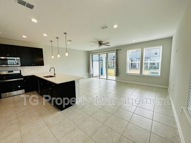 Photo - 84 Pinebury Ln