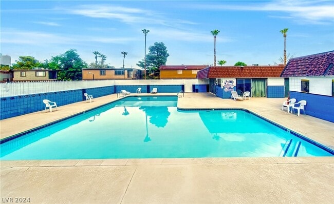 Photo - Fully furnished!