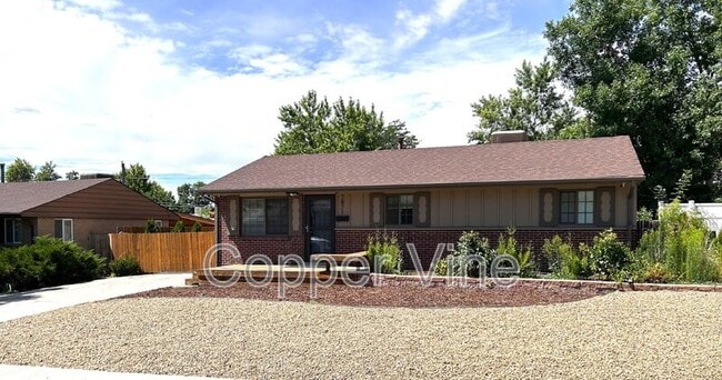 Photo - 7871 Yates St House