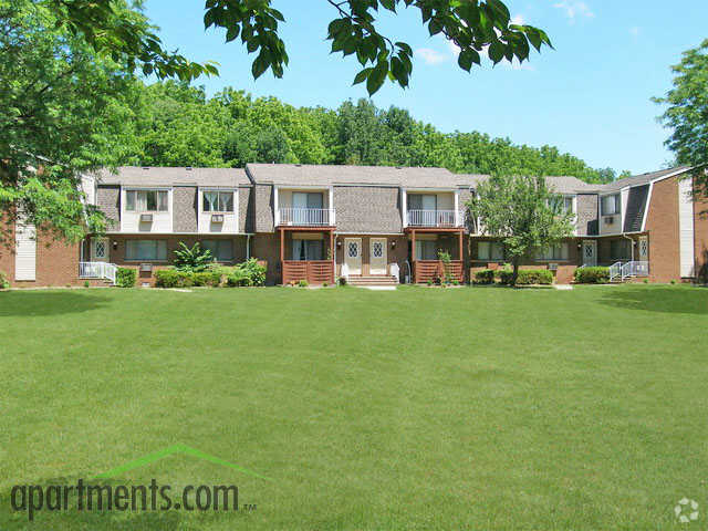 Building - Carlton Village Apartments