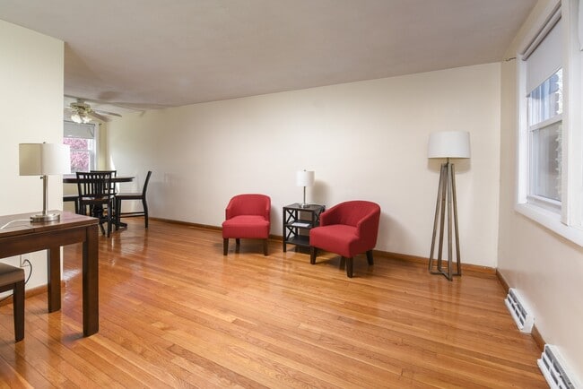 Oak Street Apartments