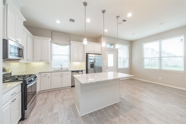 Building Photo - 5550 Sallow Bay Ln Rental