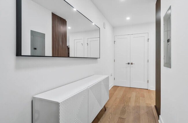 37 L St SE