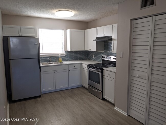 Photo - 323 Olmstead Dr Unit 3