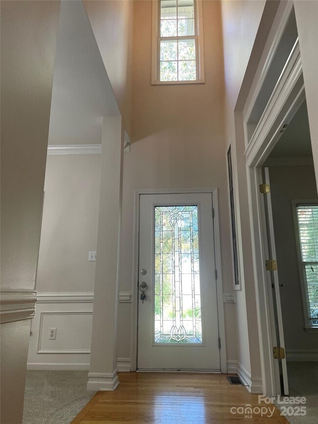 Photo - 113 Abbotsbury Ct