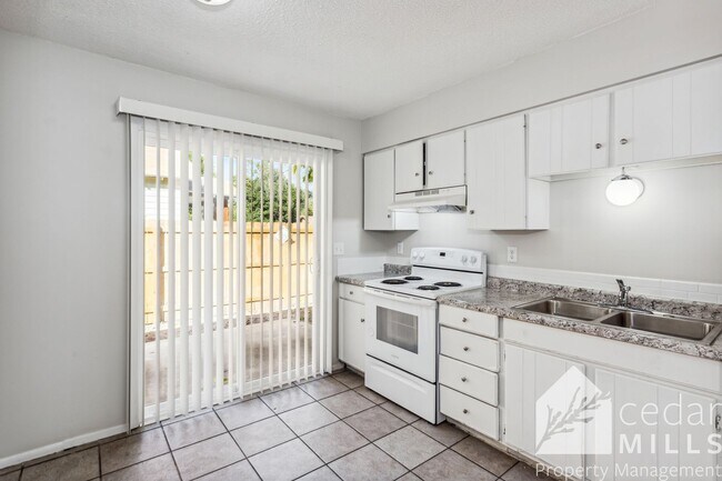 Photo - 1119 S Fern St Unit 1