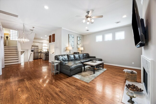 Photo - 548 Westcross St