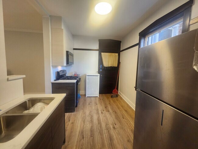 Photo - 10954 S Vernon Ave Unit 1