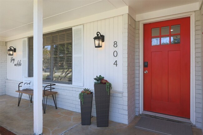 804 Ridgefield Dr