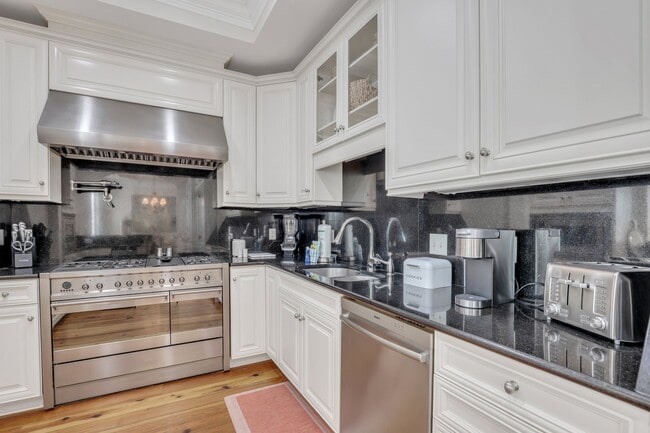 Photo - 404 E Mc Donough St