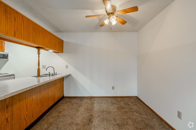 2BR, 1.5BA - 1,022SF - Dining Room