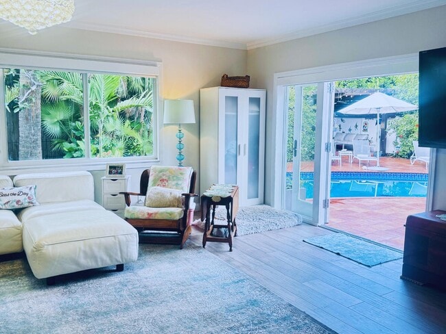 Photo - 3209 Norfolk St