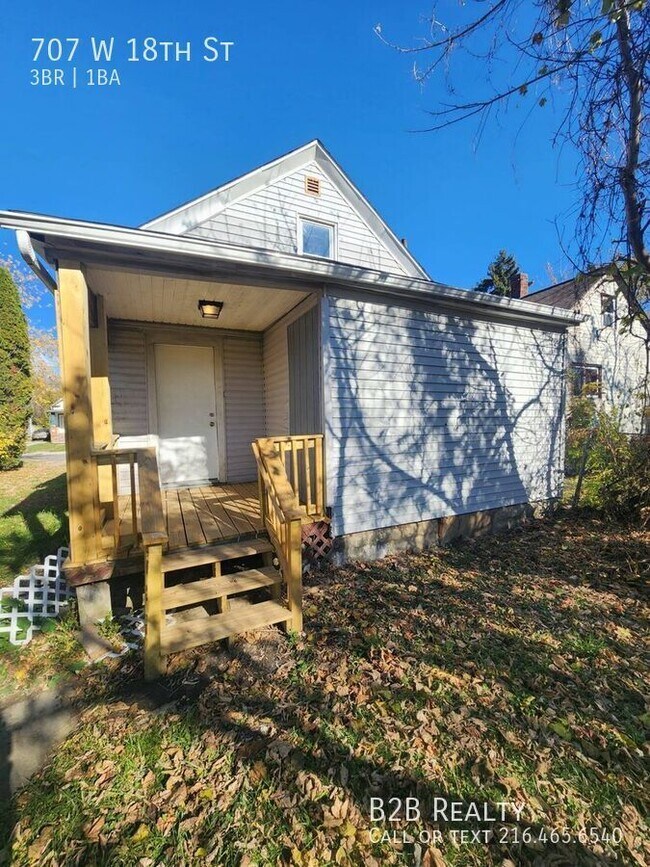 Photo - 707 W 18th St