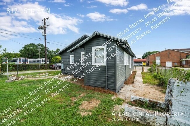 Photo - 817 15th St N