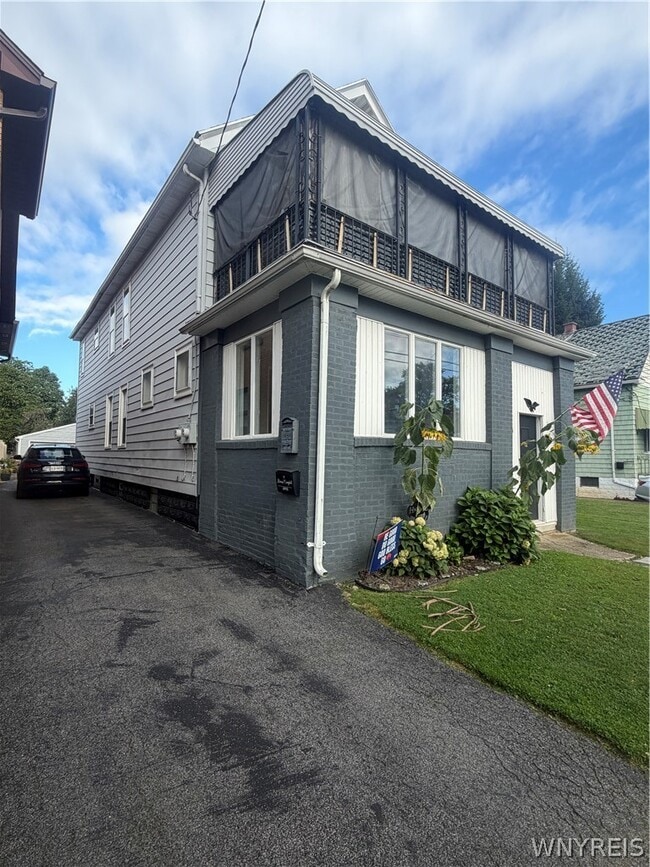 Photo - 94 Reo Ave