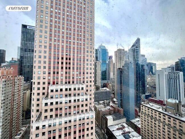 Photo - 350 W 50th St
