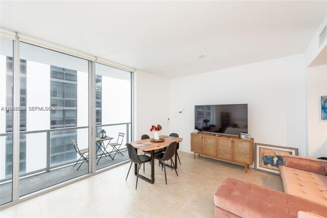 Photo - 1050 Brickell Ave Unit 2922