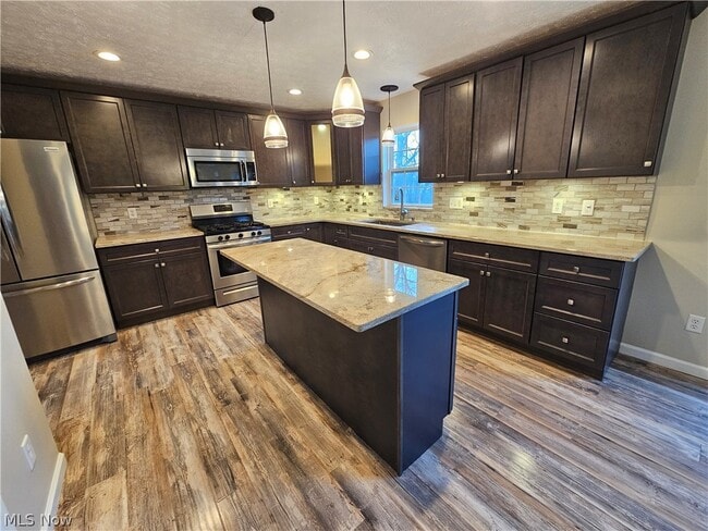 Photo - 687 Brookside Ln