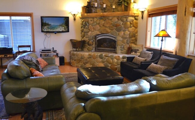 Photo - Sweet 2BD Cabin! Avail for a 3-6 month Win...