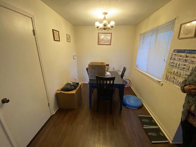 Photo - Spacious 2 Bedroom/1 Bath