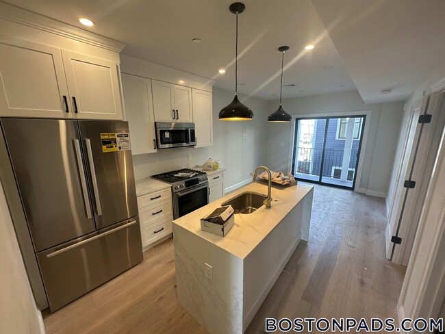 Photo - 48 Woodward St Unit 3