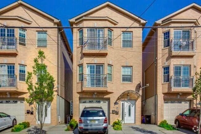 Building Photo - 500 Liberty Ave Unit 2 Rental