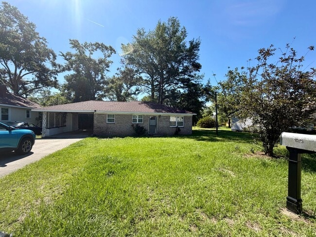 Photo - 3 Bed/1 Bath Home