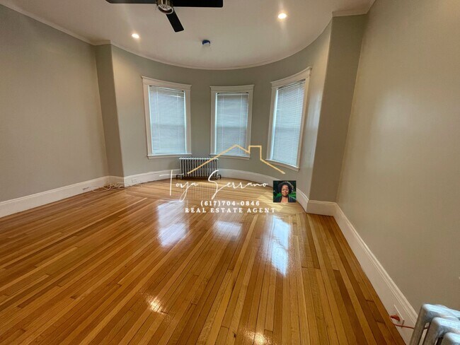 Photo - 62 Charlotte St Unit 1