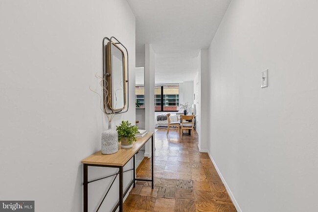 Photo - 1301 20th St NW Unidad 901